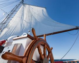 Alpine Peaks of Spitsbergen - Ski & Sail Photo 9