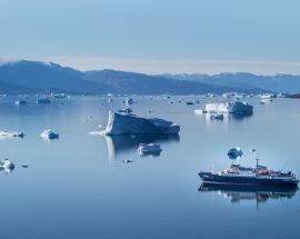 Around Spitsbergen and Polar Bears Photo 1